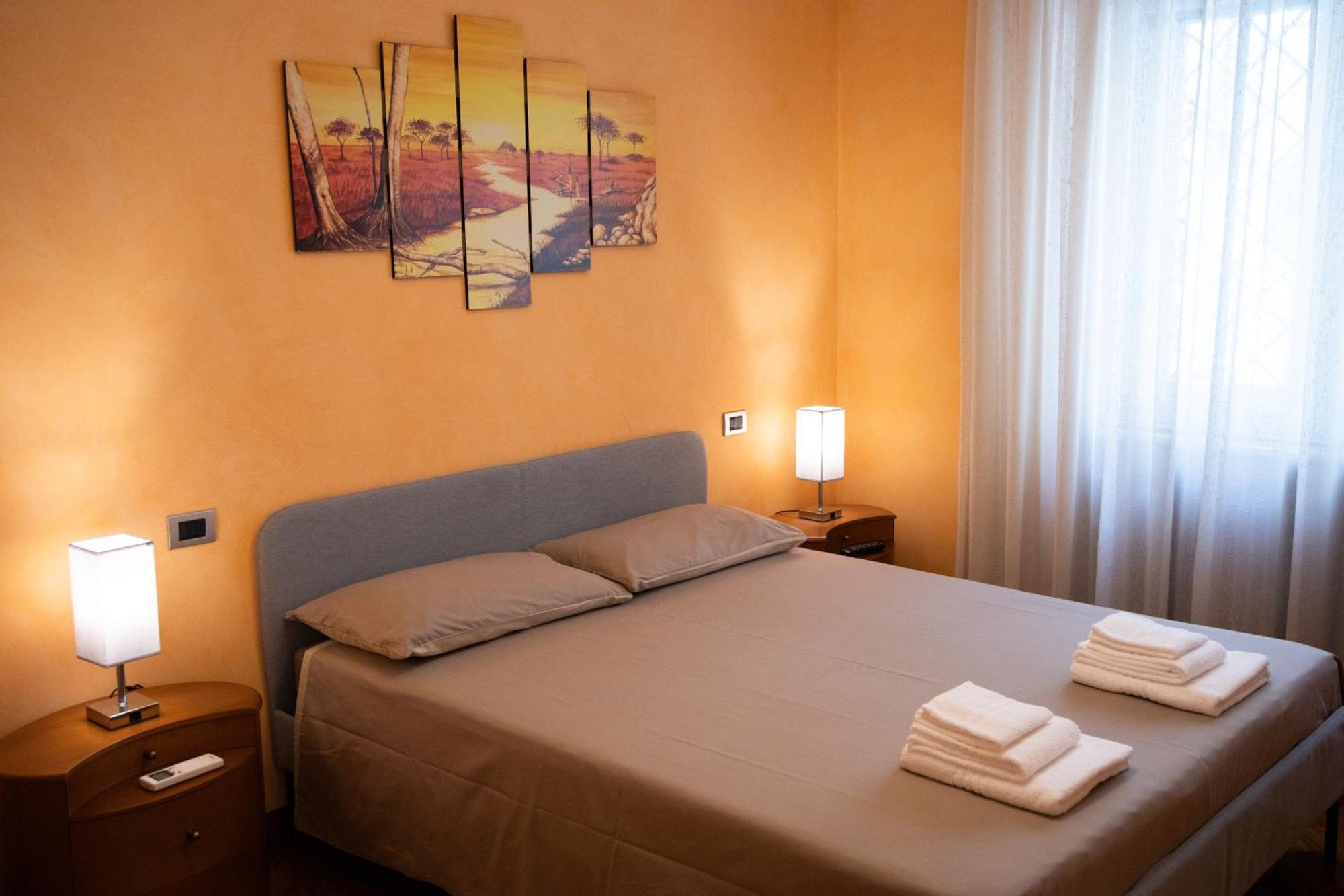 Holiday House Sabina Napoli Esterno foto