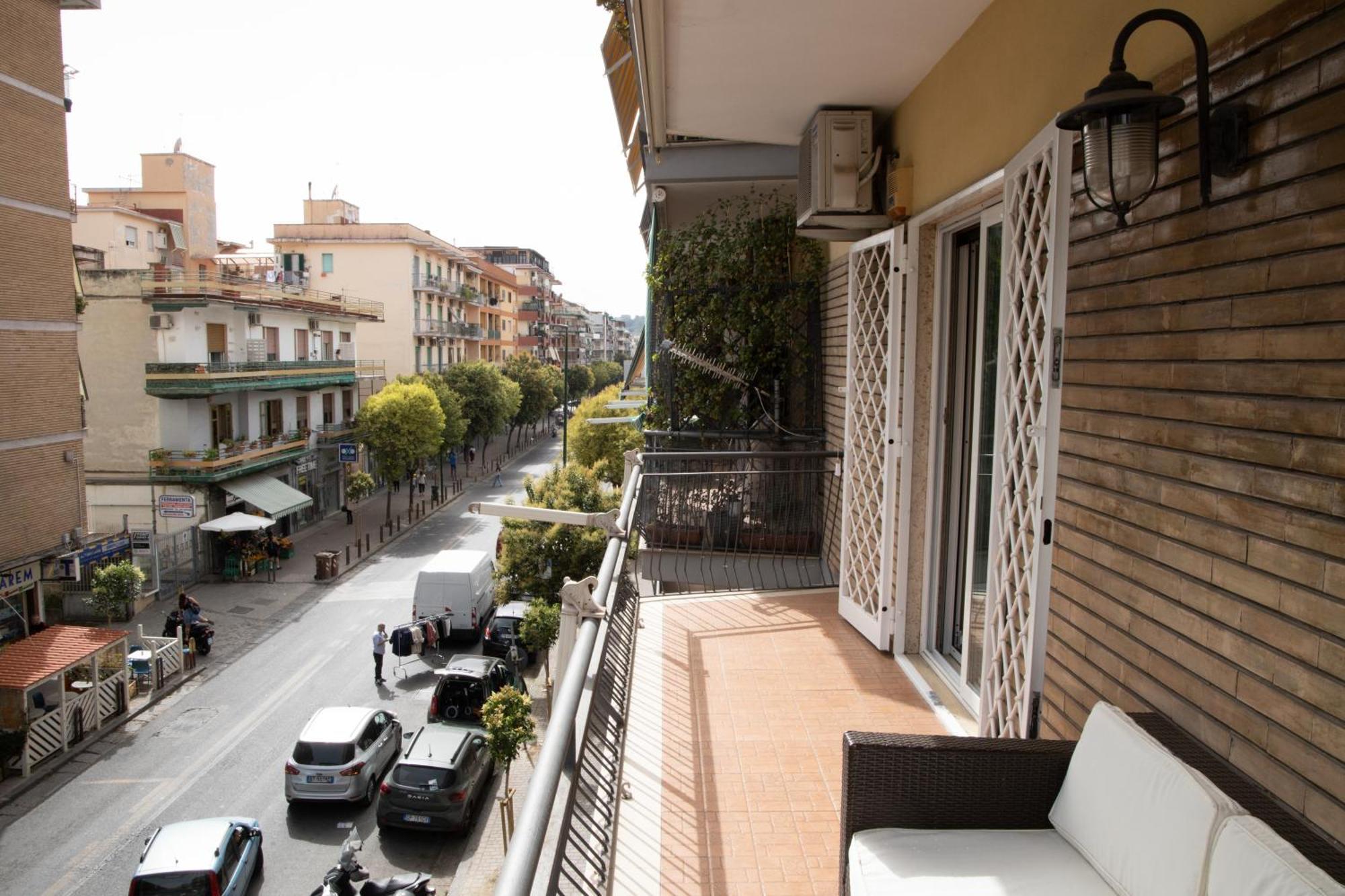 Holiday House Sabina Napoli Esterno foto