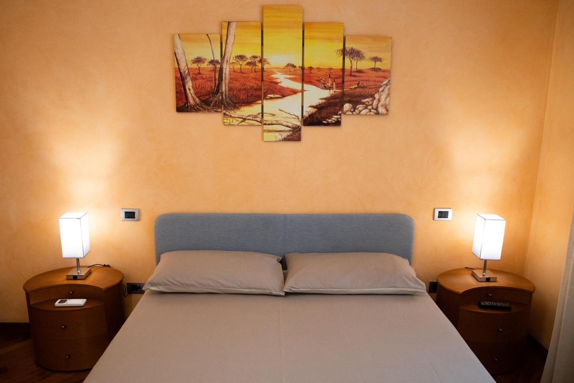 Holiday House Sabina Napoli Esterno foto