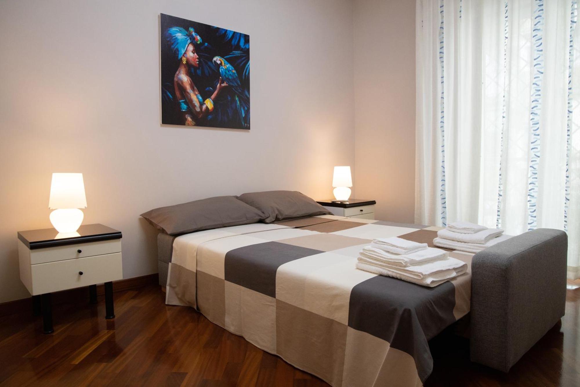 Holiday House Sabina Napoli Esterno foto