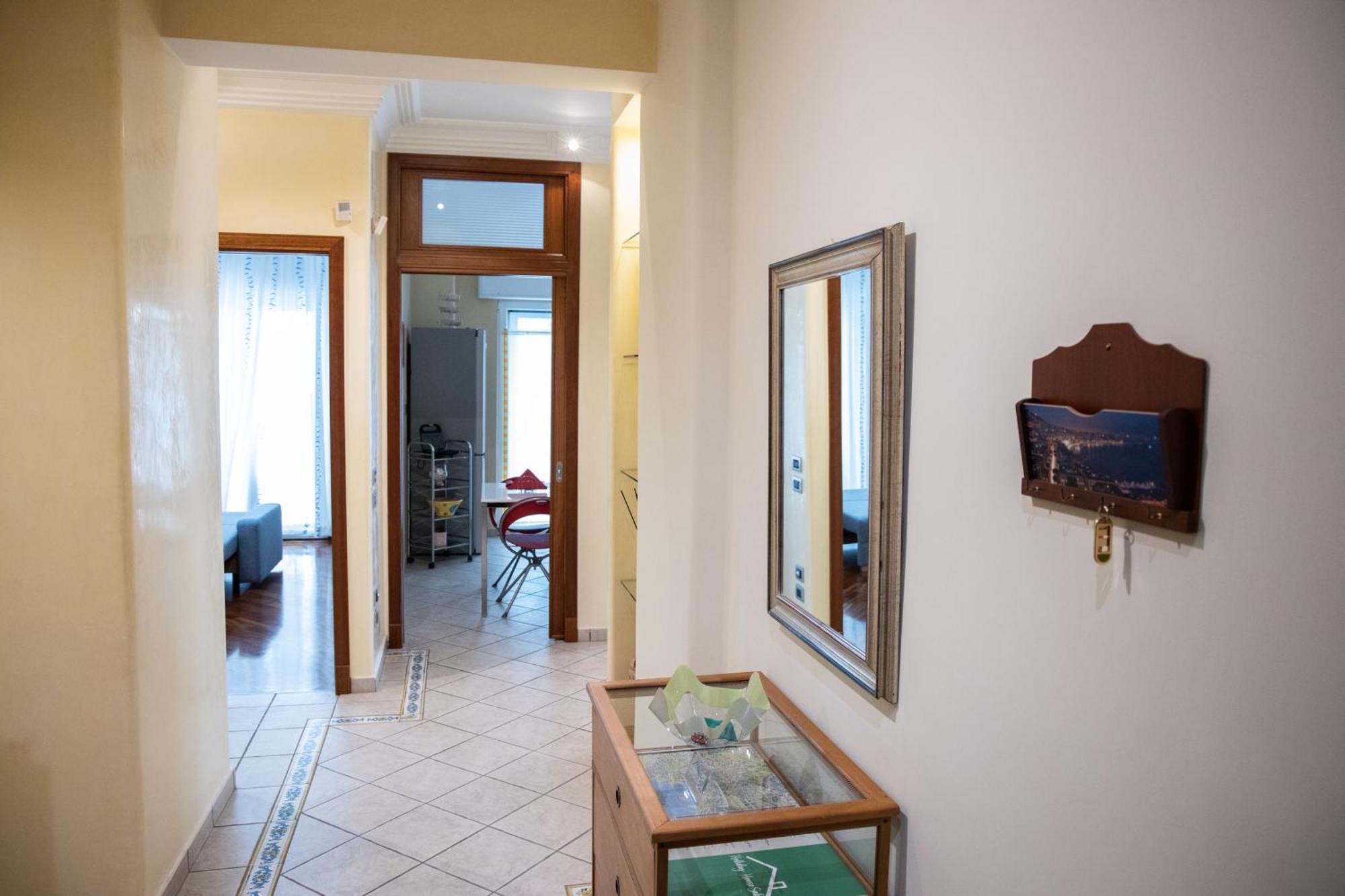 Holiday House Sabina Napoli Esterno foto