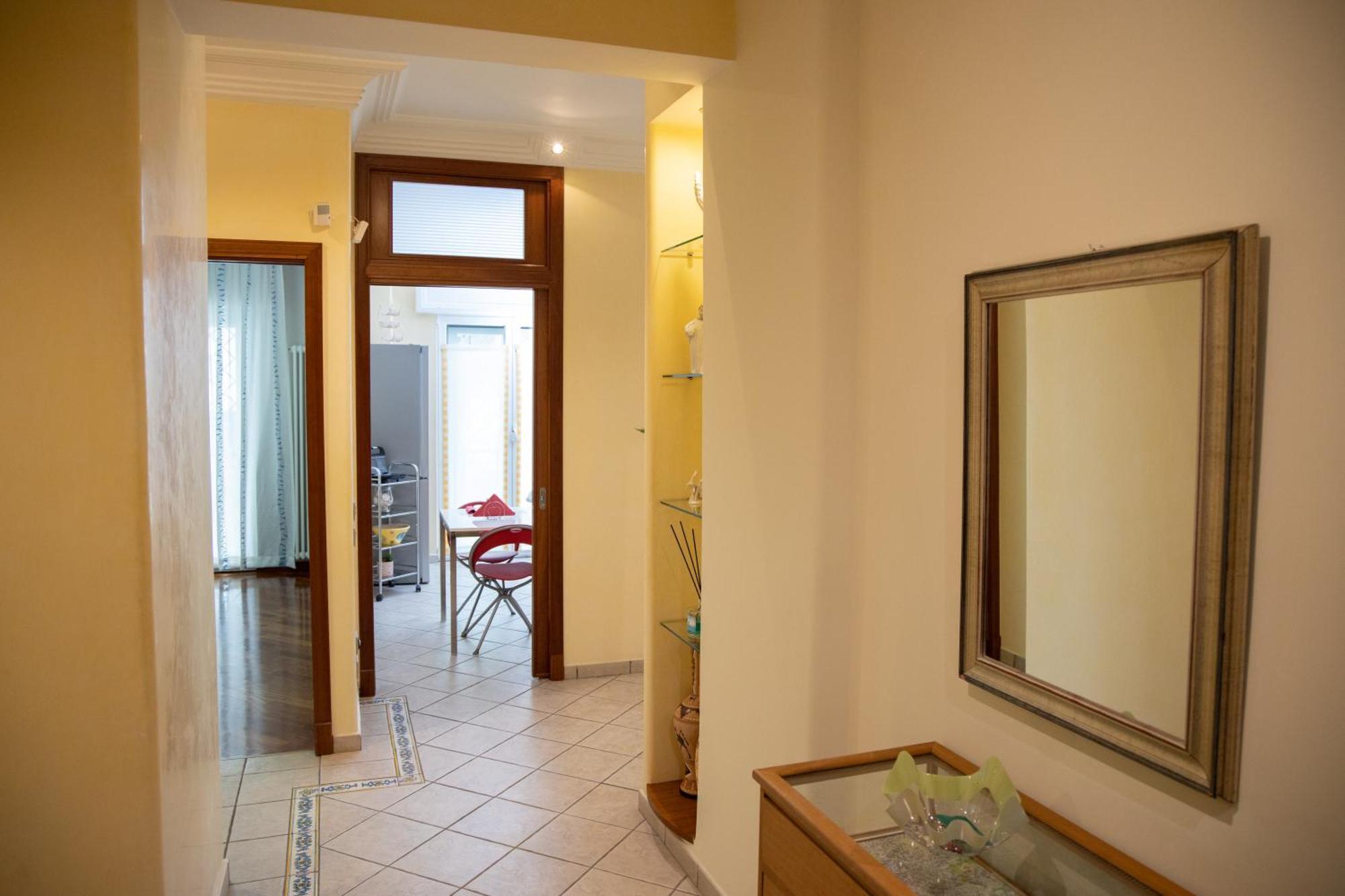Holiday House Sabina Napoli Esterno foto