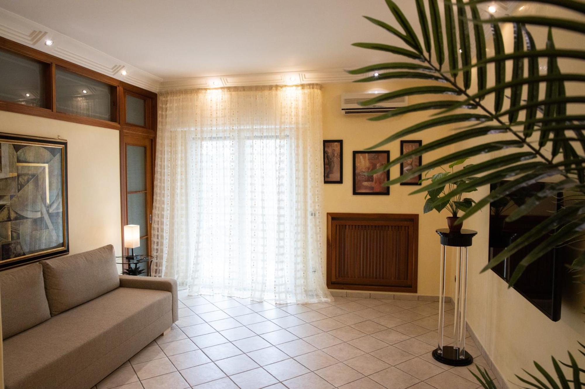 Holiday House Sabina Napoli Esterno foto